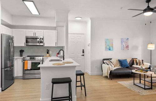 Chandler Apartment | CozySuites Chandler with 2 pools, jacuzzi, arcade! 07