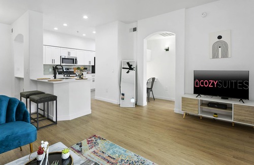 Glendale Sports and Entertainment District Apartment | CozySuites Glendale by the stadium with pool 03