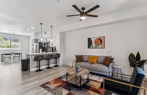 Glendale Sports and Entertainment District Apartment | CozySuites Glendale - Westgate w pool! 16