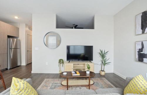 Lower Lawrenceville Apartment | CozySuites Modern 1BR, Lawrenceville