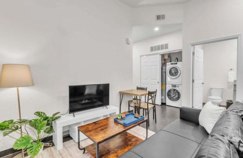 Cultural District Apartment | CozySuites Modern 1BR in Downtown Pitts #21
