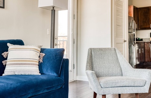 Music Row Apartment | CozySuites Music Row Spacious 2BR with free parking 16