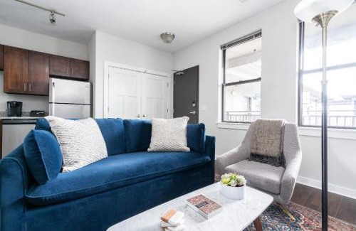 Music Row Apartment | CozySuites MusicRow Elegant 1BR with free parking 36