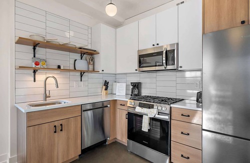 Warehouse District Apartment | CozySuites NLG - Modern 2BR condo #23