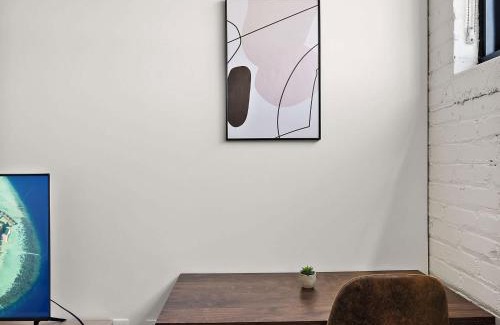 Warehouse District Apartment | CozySuites NLG - Modern studio condo #27