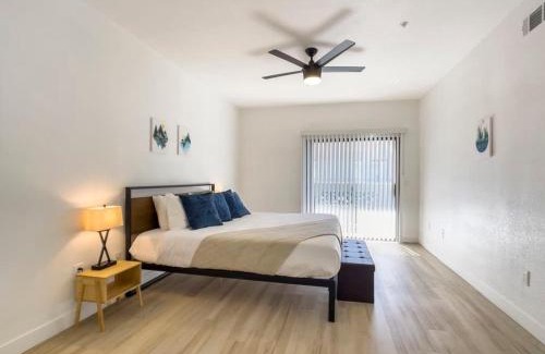 Kierland Apartment | CozySuites Oasis at Kierland Commons