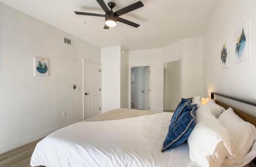 Kierland Apartment | CozySuites Oasis at Kierland Commons