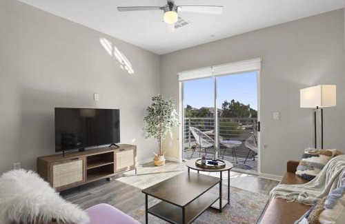 Camelback East Apartment | Cozysuites Paradise under the palms with Pool! 21