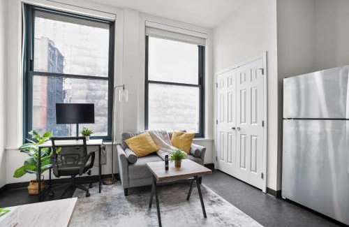 Cultural District Apartment | CozySuites Stunning 1BR in Downtown Pitts #5