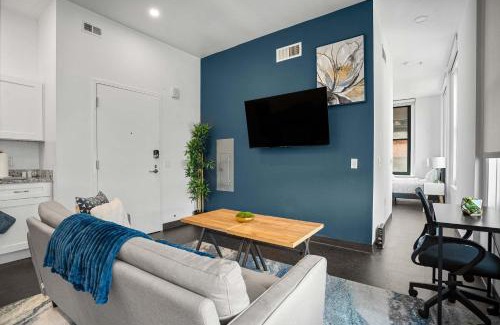 Cultural District Apartment | CozySuites Stunning 1BR in Downtown Pitts #15