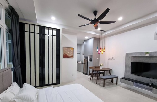 Kuching Apartment | Cozzzy Hut @ Riverine Diamond Kuching 10A