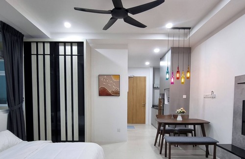 Kuching Apartment | Cozzzy Hut @ Riverine Diamond Kuching 10A