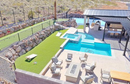 Hurricane House | CR 1463 - Luxurious Copper Rock Home - Golf Views - Pool-Spa