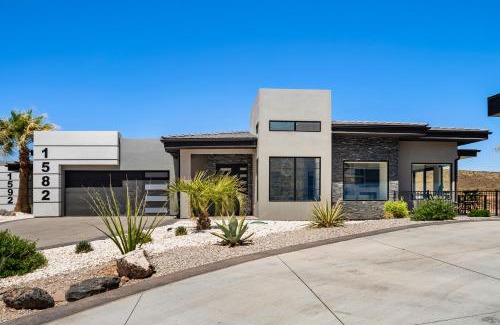 Hurricane House | CR 1582 - Luxurious Golf Haven - Pool & Spa - Stunning View