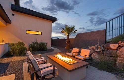 Hurricane House | CR 1625 - Designer Golf Course Haven - Pool - Hot Tub