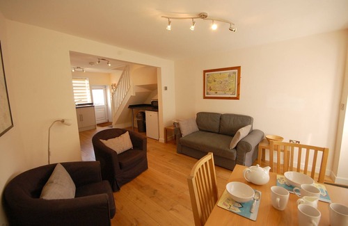 Sheringham Cottage | Crab Cottage - sleeps 4 guests in 2 bedrooms