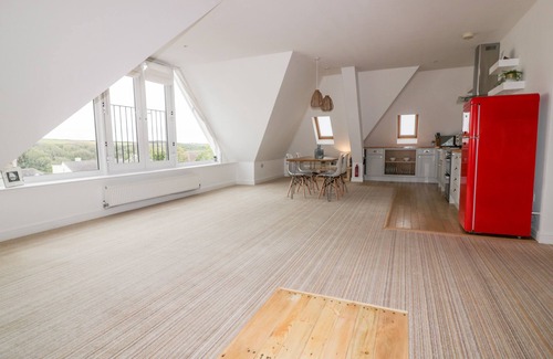 Newquay Cottage | CRABS AND LOBSTERS, romantic, country holiday cottage in Newquay