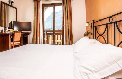 Pont-Saint-Martin Hotel | Crabun