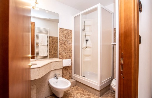 Pont-Saint-Martin Hotel | Crabun