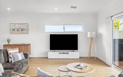 McCracken House | Cracken Views - With Space and Views