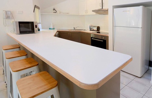 Lake Crackenback Apartment | Crackenback 2 - Lakeside Over the Water Apartment with resort facilities