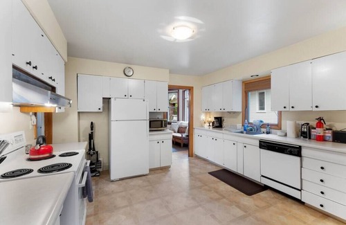 Manito House | Craftsman Crush | Comfy, Stylish, South Hill