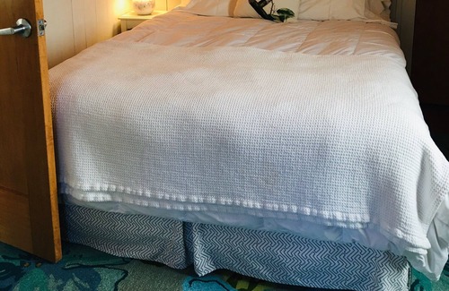 Knife River Cottage | Craftsman Knife River Timber Cottage ~ Charming And Clean ~ Outstanding Value!