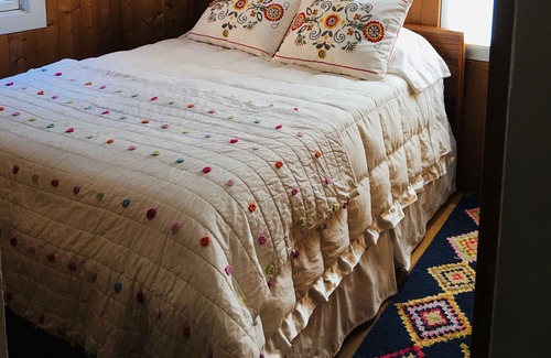 Knife River Cottage | Craftsman Knife River Timber Cottage ~ Charming And Clean ~ Outstanding Value!
