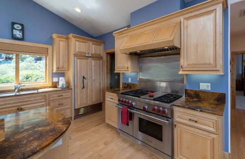 South Shore Cabin | Craftsman's Lakeview paradise in Lake Tahoe - 4 Bedrooms Luxury Home