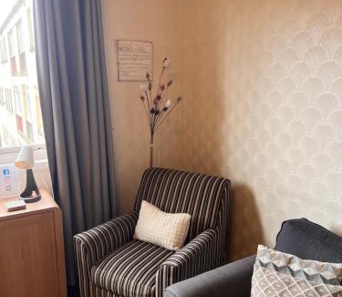 Old Town Apartment | Crags View Apartment On The Royal Mile