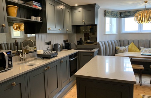 Aldeburgh Cottage | CRAGSIDE, ALDEBURGH, family friendly in Aldeburgh