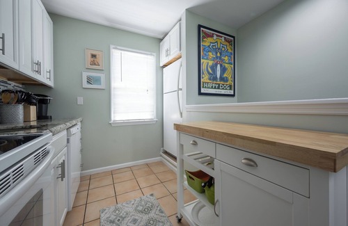 Truman Annex Condo | Craig & Cindy Key West Truman Annex Shipyard Condo w/balcony at Mile Marker 0!
