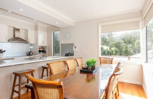 Lorne House | Craiglee - Spacious Family Holiday Home