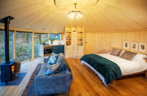 Glasgow Apartment | Craigmaddie Muir Roundhouse with Hot Tub Romantic, Luxury, Rural Stay for 2 Near Milngavie