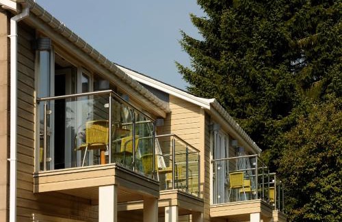 Pitlochry House | Craigmhor Lodge & Courtyard