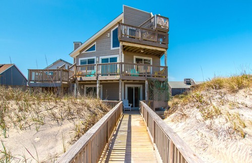 South Nags Head House | Cranberry Cottage | Oceanfront | South Nags Head | Sleeps 10
