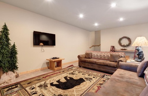 Eagle River House | Cranberry Lake Chalet