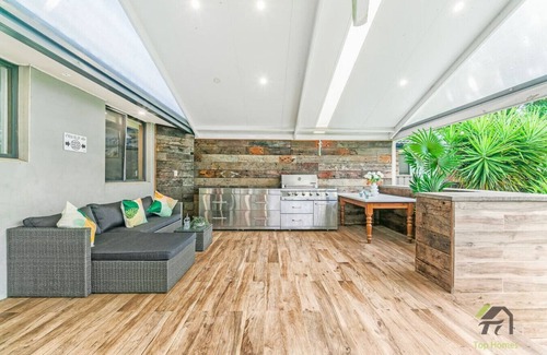Cranebrook House | Cranebrook Leisurely Home