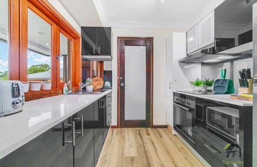 Cranebrook House | Cranebrook Leisurely Home