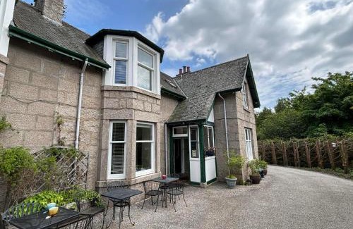 Ballater Bed & Breakfast | Crannach House bed and breakfast and self catering apartments