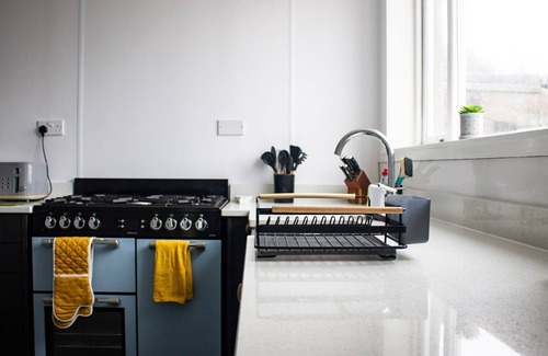 Cullen Cottage | CRANNOCH SELF CATERING, pet friendly, with hot tub in Cullen