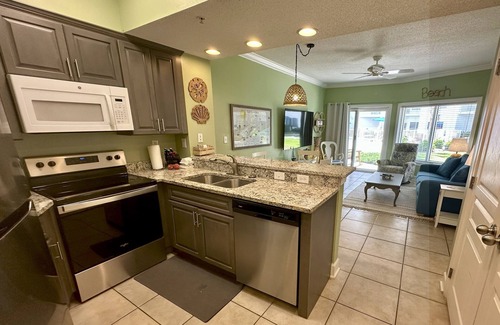 Orange Beach Condo | Craving Beach Getaway! 5★ Ground-Floor Condo—Steps to White Sand & Pool!