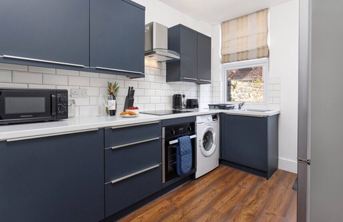 Liverpool House | Crawford Avenue Retreat