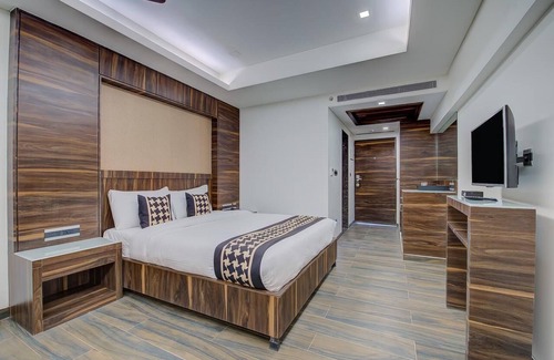 Parra House | Crazy Homes Stay with Awesome Location/Goa
