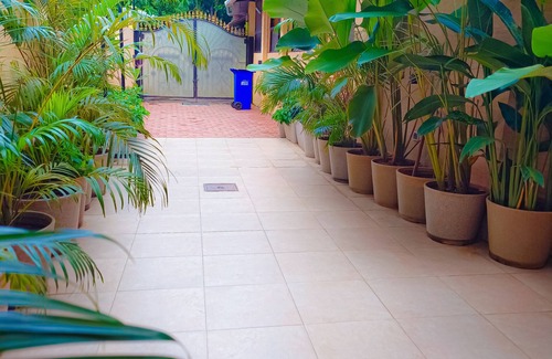 Gauravaddo Apartment | Crazy sky and near by beachnTwo and half kilometre to titos line and Baga beach