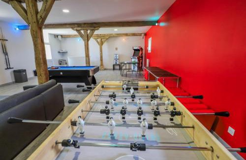 Poilly-lez-Gien Villa | Crazy Villa Gouadiere 45 - Heated pool - Basket - 1h45 from Paris - 30p