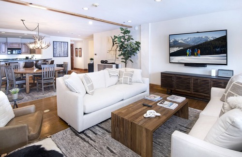 Beaver Creek Condo | CRBC - Heart of BC Village, AC, Ski in/out, 2 Master Suites, Walk to Everything