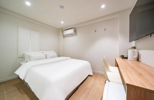 Guri Hotel | Cream Hotel