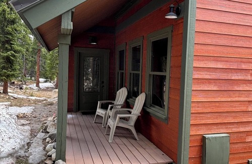 Valley of the Sun House | Create Mountain Memories: Family-Friendly Chalet on Hiking Trails