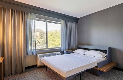 San Ramon Hotel | Create Unforgettable Memories! Cozy Fireplace! Near Danville South Park